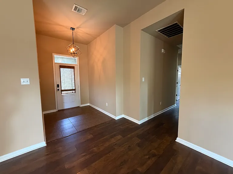 17091 Jamestowne Dr — Photo 8