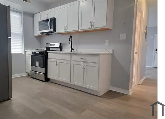 2 bed, 1100 sqft, $1,600 — Photo 2