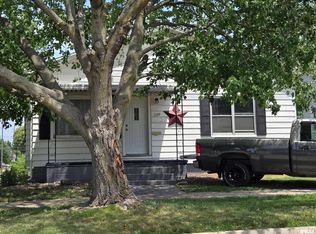 205 E Spruce St, Canton, IL