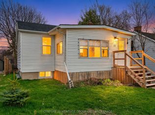 77 Portsmouth Ave, Kingston, ON K7M1V4