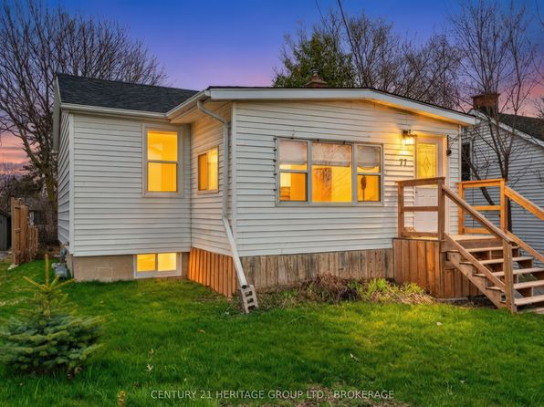 77 Portsmouth Ave, Kingston, ON K7M 1V4