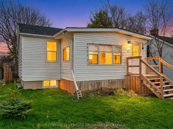 77 Portsmouth Ave, Kingston, ON K7M 1V4