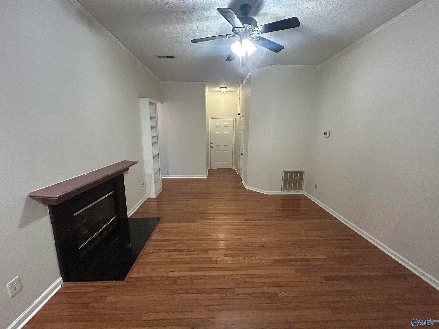 4 bed, 1600 sqft, $1,875 — Photo 2