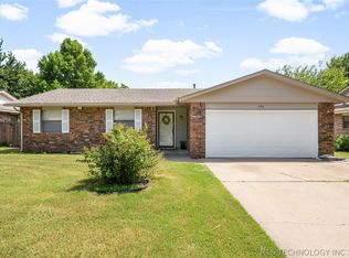 596 E 139th Pl, Glenpool, OK 74033