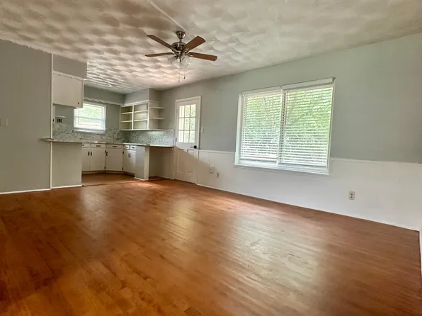 922 Downing St, Forney, TX 75126