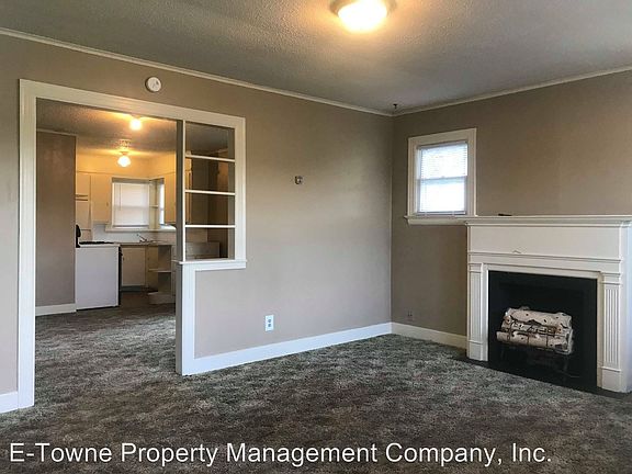 3rd image of 605 W Illinois Ave