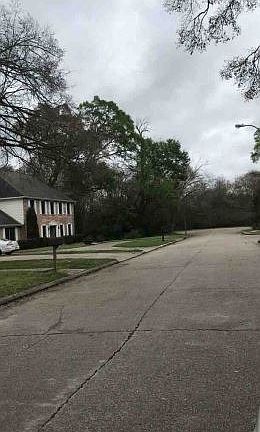 Exterior Neighborhood (street photo)