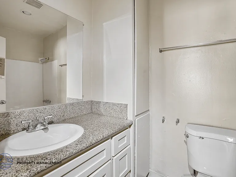 10305 Buford Ave. — Photo 12