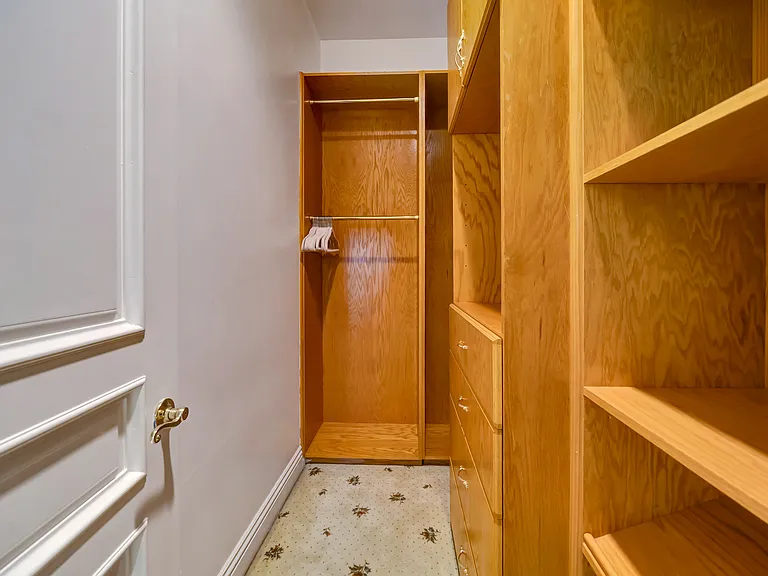 7735 Wilbur Ave — Photo 75