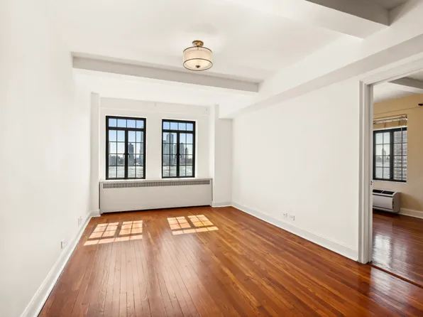 5 Tudor City Place image 9 of 22