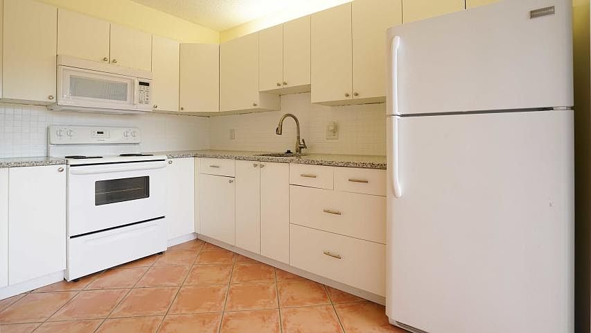 1st image of 2701 Nassau Bnd APT B1