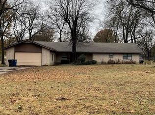 1303 N Hopi St, Chouteau, OK 74337