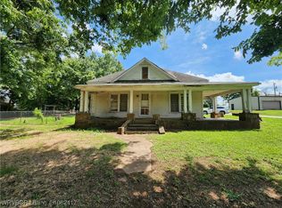10 S Wood St, Charleston, AR 72933