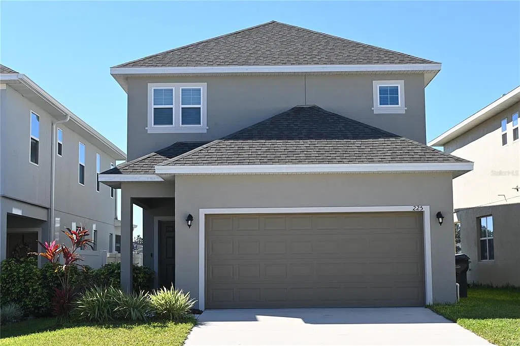 3 bed, 2.0 bath, 1935 sqft, $2,500 — Photo 1