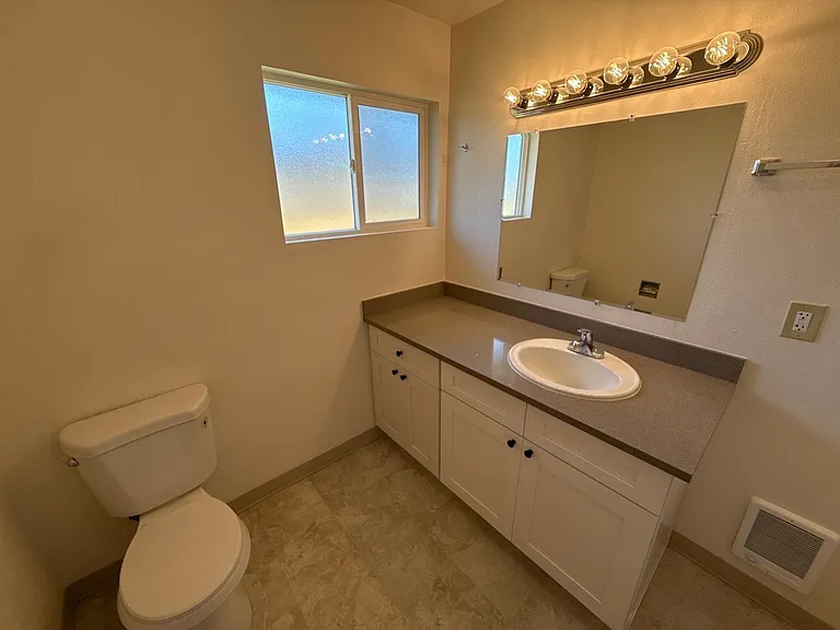 1835 Beach Ave NE #11 — Photo 14