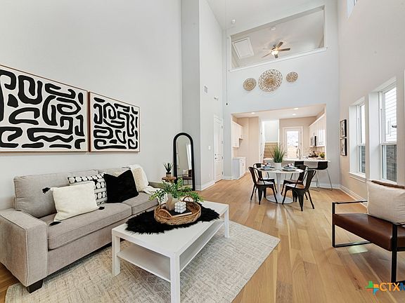 4th image of 618 Chambray Rd