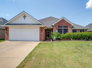 725 Snapper Dr, Burleson, TX 76028