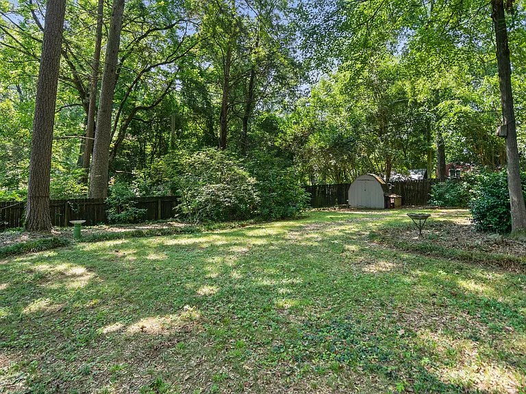 2126 Arnold Dr — Photo 26