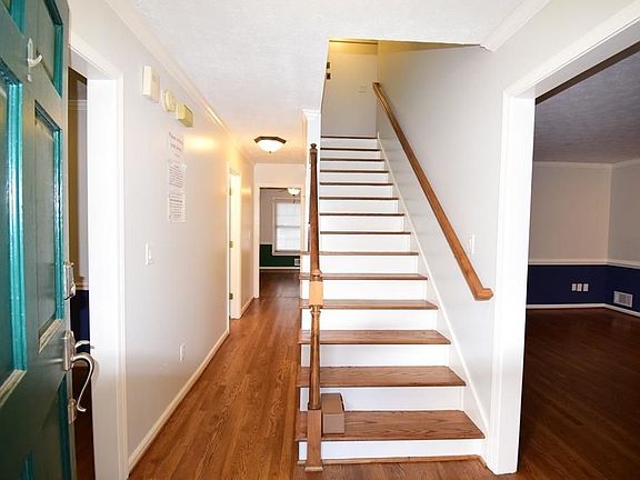 4th image of 6470 Bennington Dr