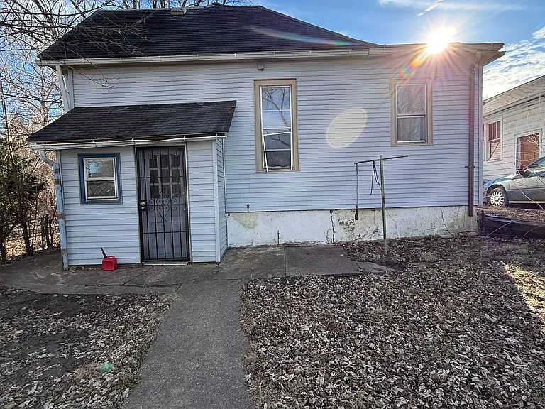 968 W View St — Photo 3