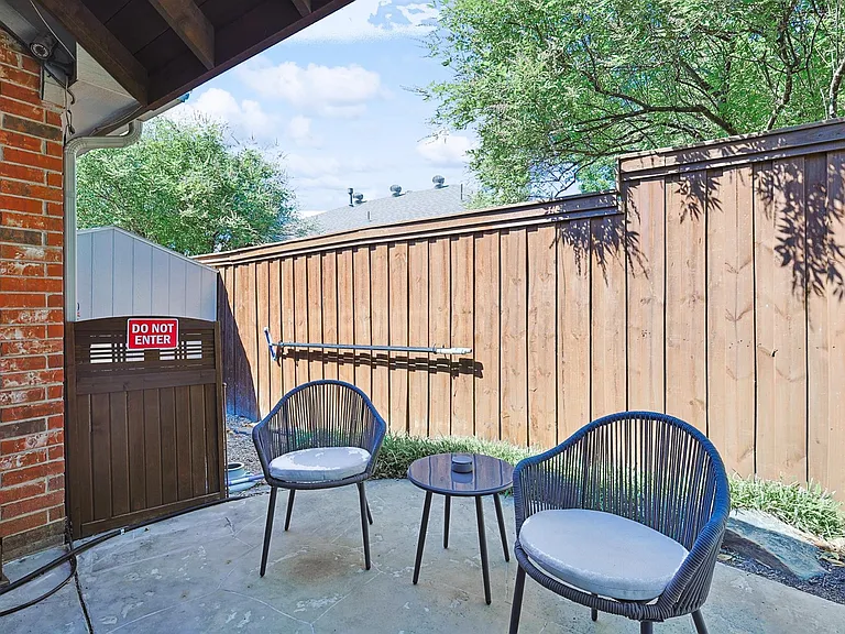 2604 Brandi Ln — Photo 33