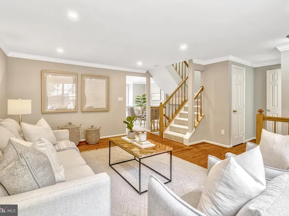 13805 Laura Ratcliff Ct, Centreville, VA 20121