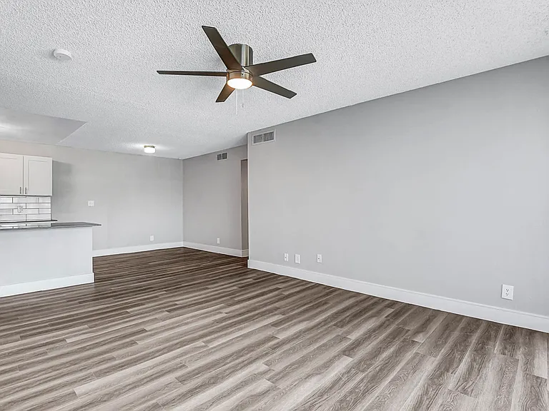 3600 University Center Dr — Photo 11