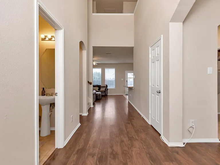 332 Mystic River Trl — Photo 2