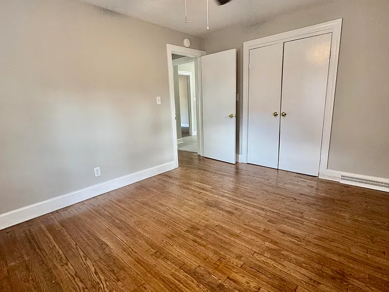 2506 E 3rd St #A — Photo 11