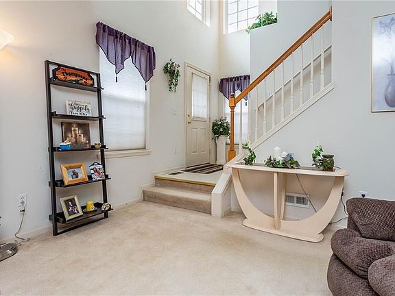 4th image of 302 Bucknell Ct