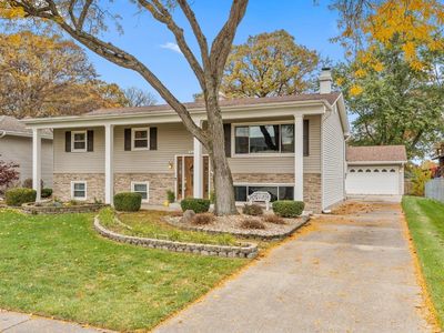 308 Friar Tuck Dr, Schererville, IN, 46375