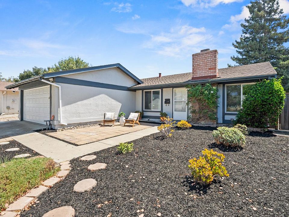 1st image of 2293 Royaltree Cir