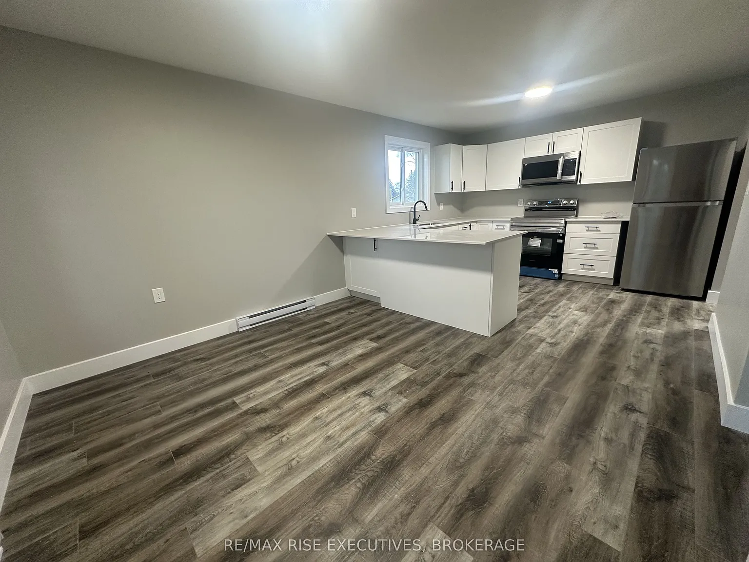 3 bed, $2,300 — Photo 2