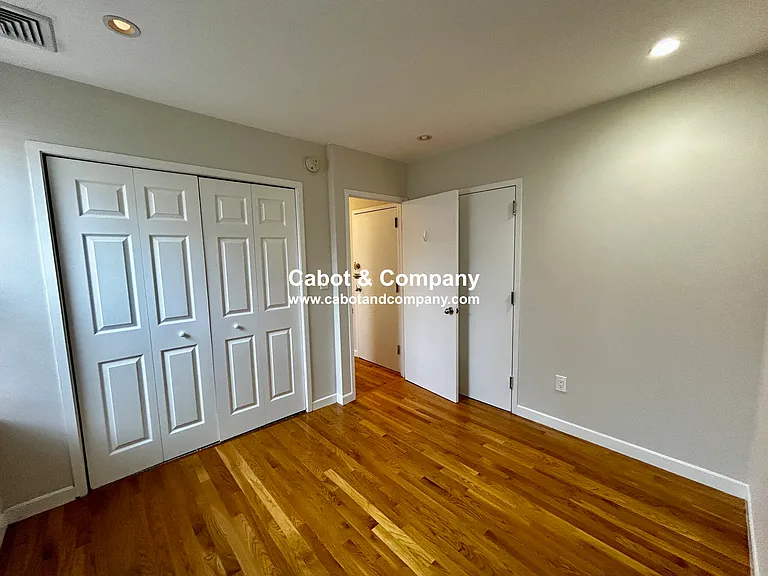 5 Grove St #3 — Photo 9
