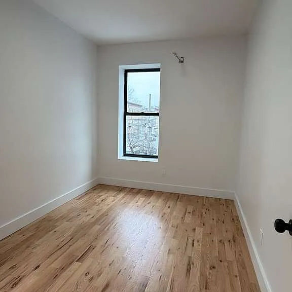 575 Cleveland St #2 — Photo 2
