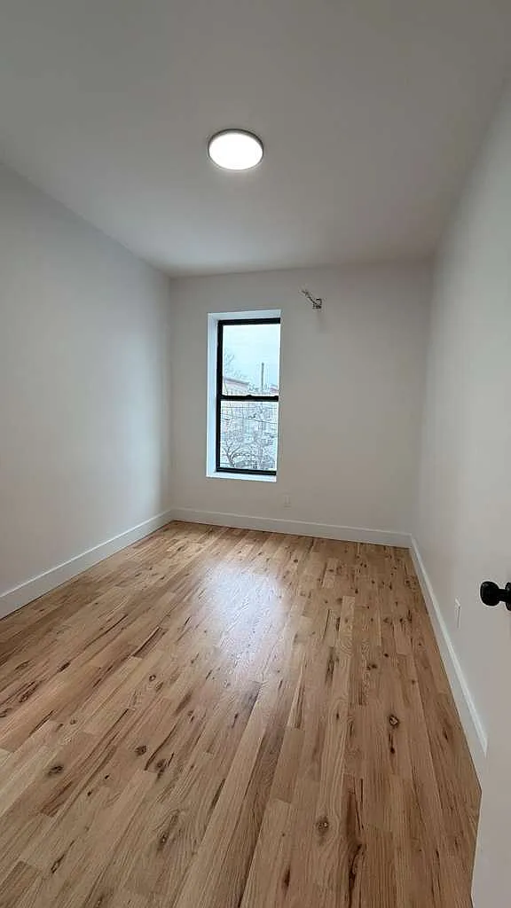 Building Photo - 282 Lincoln Ave #4