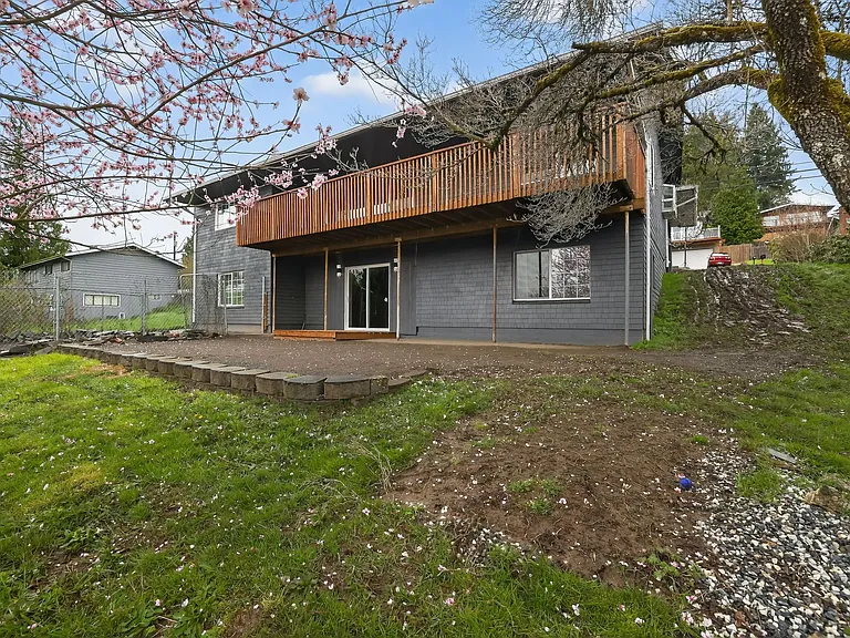 2404 Bloyd St — Photo 7