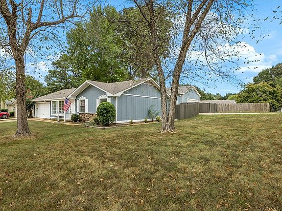 5th image of 876 Barbara Lynn Dr
