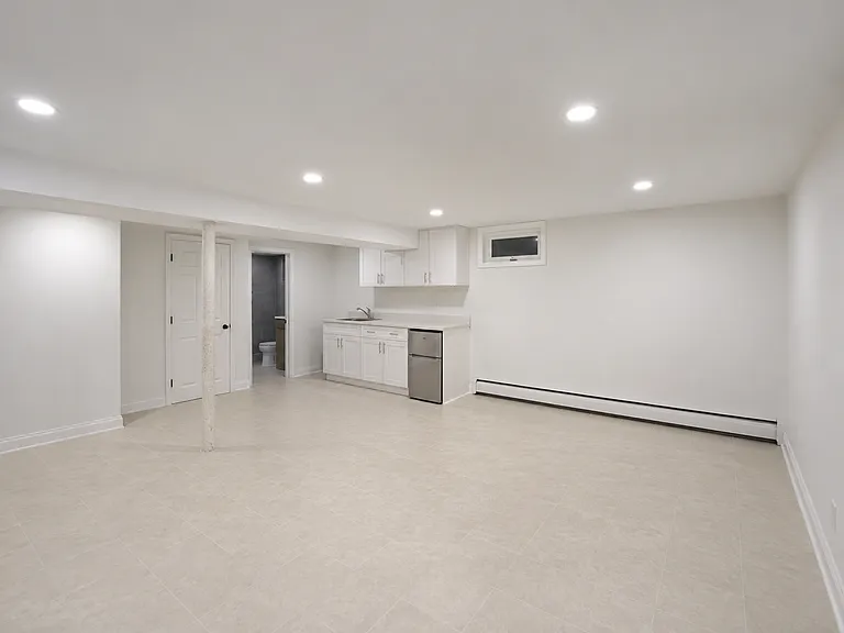 28 Carr St #1 — Photo 18