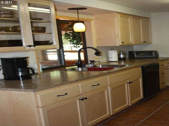 25266 E Bolton Rd, Veneta