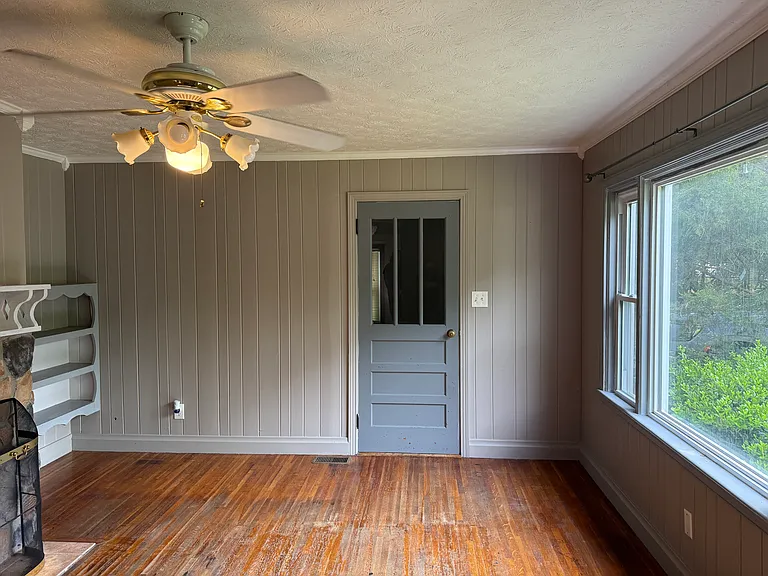 206 Griffith St — Photo 4