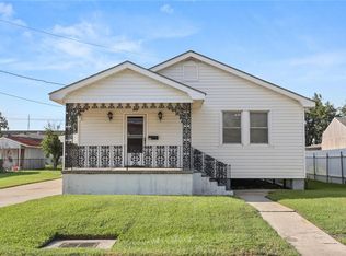 717 15th St, Gretna, LA 70053
