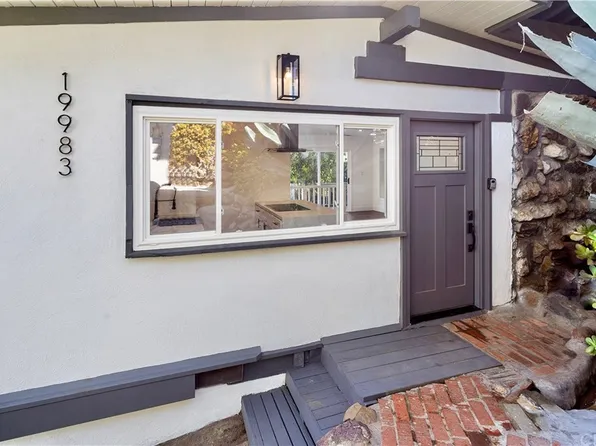 19983 Valley View Dr, Topanga, CA 90290