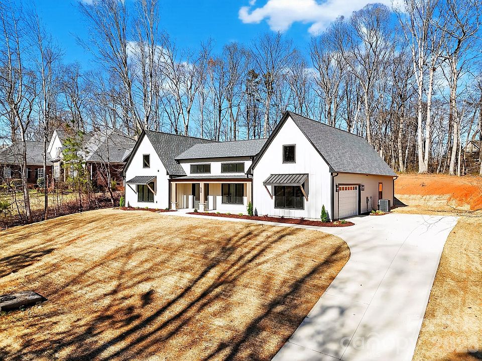 1st image of 414 Rugby Rd