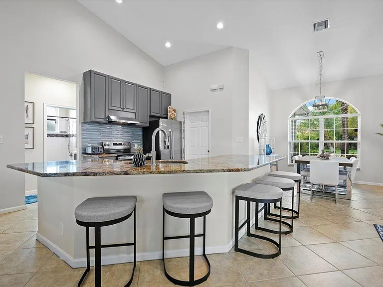 13866 Geranium Pl — Photo 5