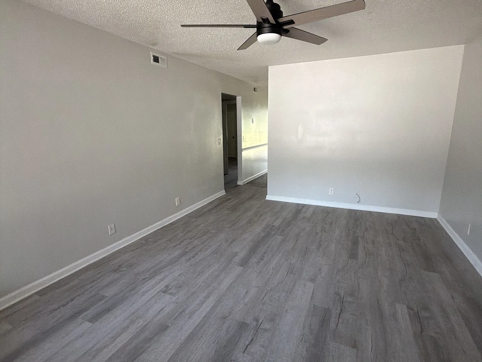 2 bed, 936 sqft, $1,500 — Photo 2