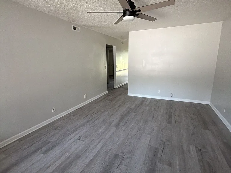 910 Brett Dr #159 — Photo 2