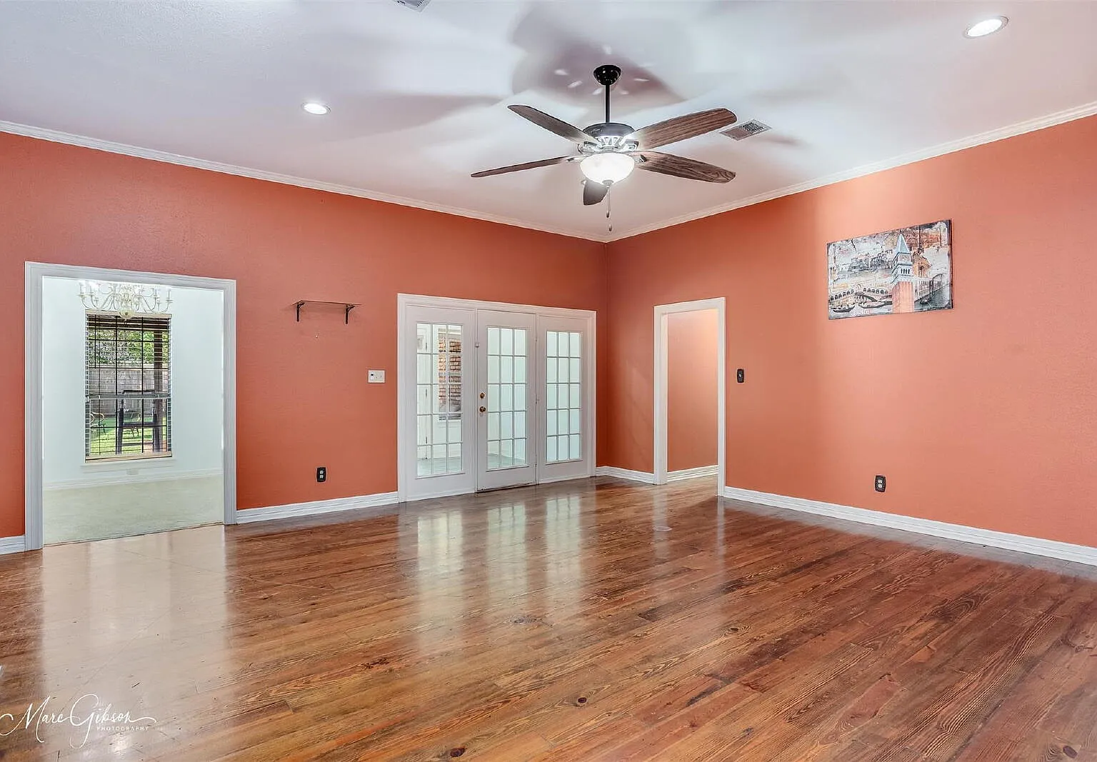 4 bed, 2.5 bath, 2371 sqft, $2,500 — Photo 3