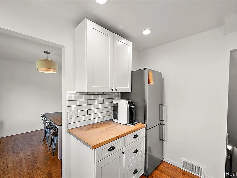 1065 Wimbleton Dr — Photo 12