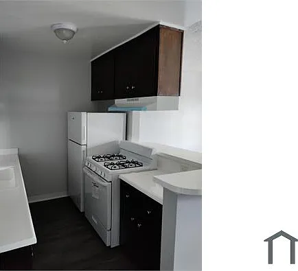 1765 Cedar Ave #12 — Photo 9
